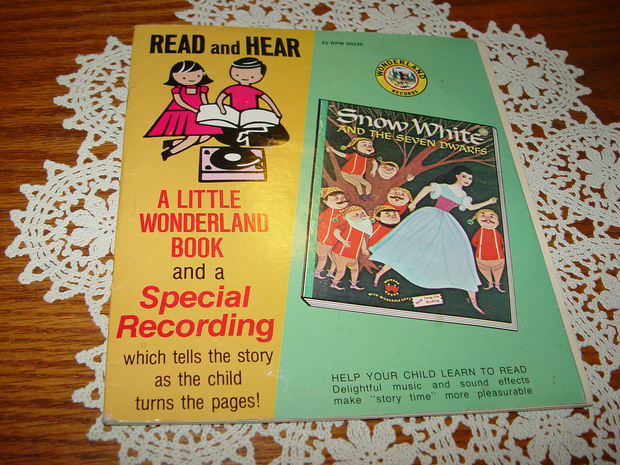 45 RPM Snow White, A Little
                                        Wonderland Book Read and Hear;
                                        Wonderland Records