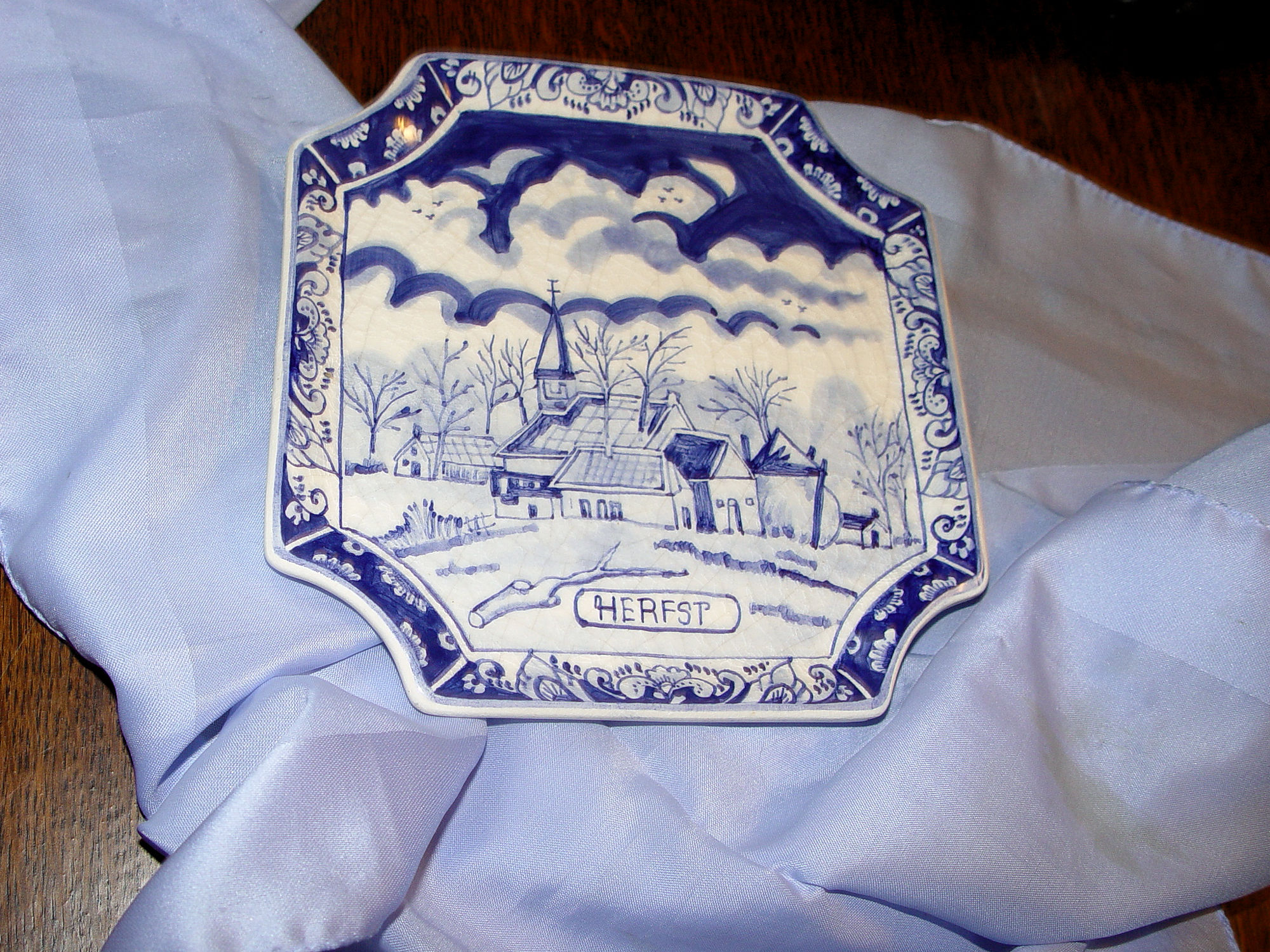 Vtg Mottahedeh Blue White
                                        Delft (delfs) Porcelain
                                        Ornamental Tray