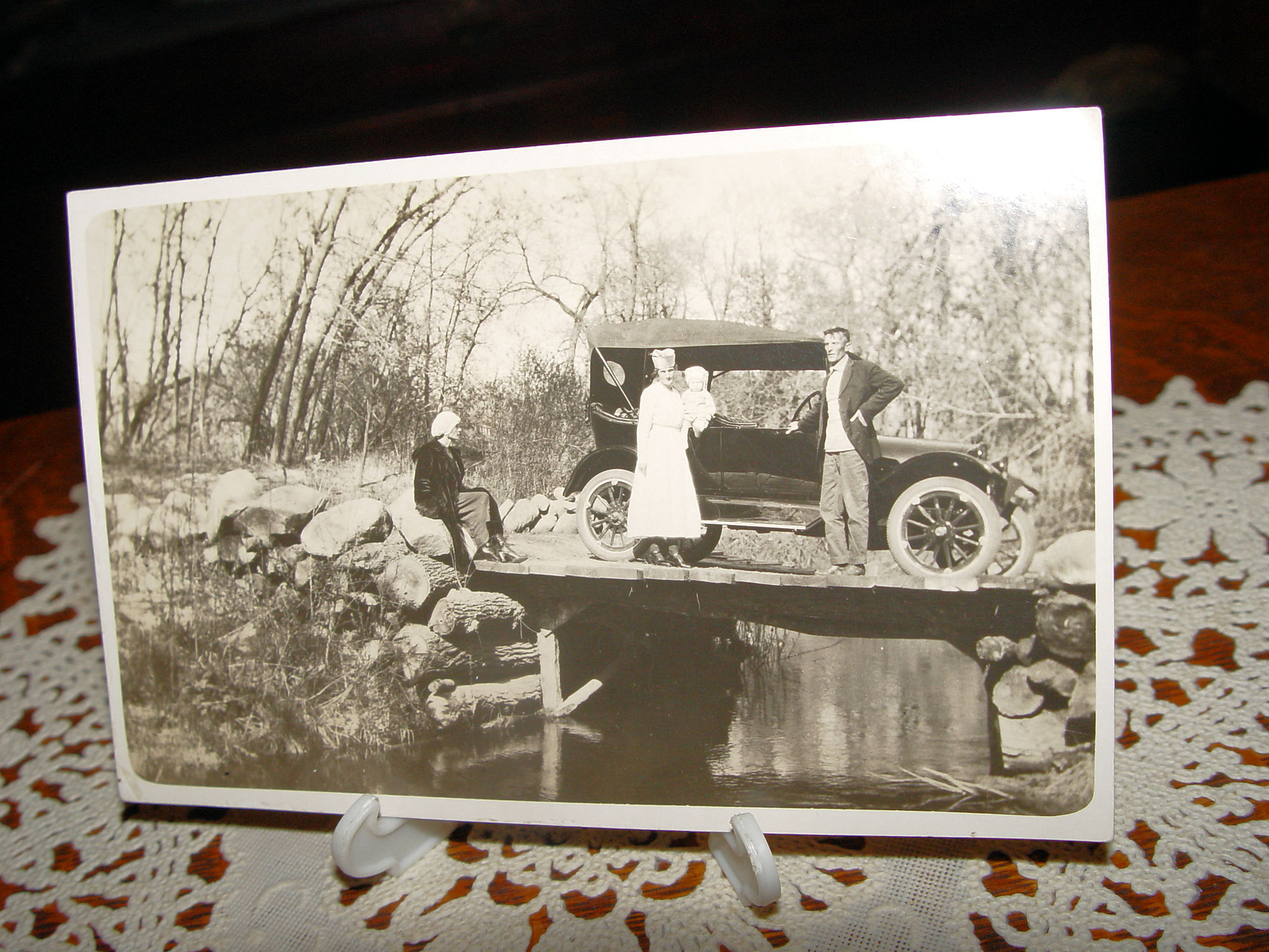 RPPC 1918 Dodge?
                                                Touring, stream bridge,
                                                Governess-Nanny
                                                Well-to-do