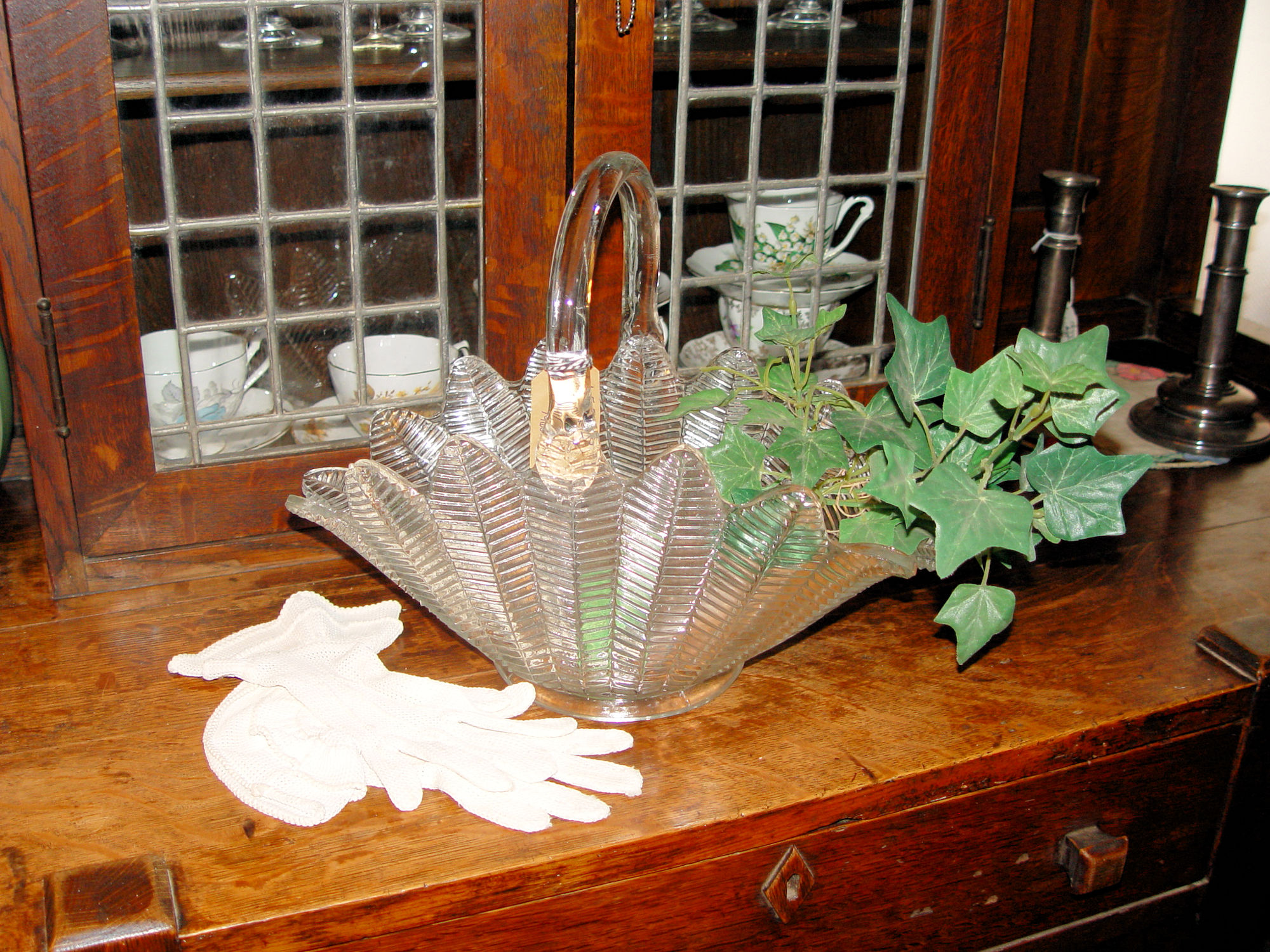 L. E. Smith Clear Glass
                                        Fern Pattern Basket w/ Handle