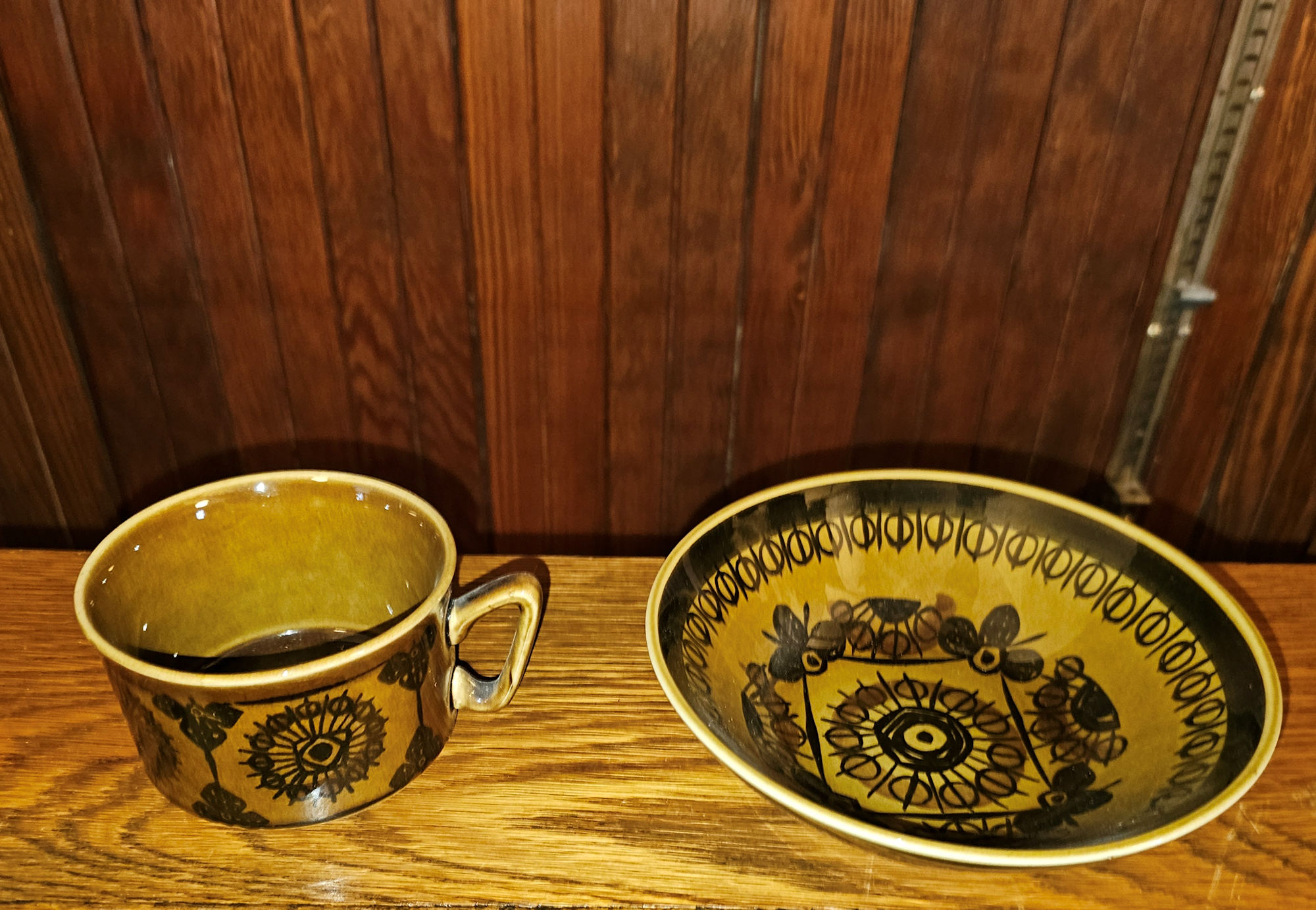 Stavangerflint Sera bowl
                                        and coffee cup, Folk pattern
                                        Inger Waage