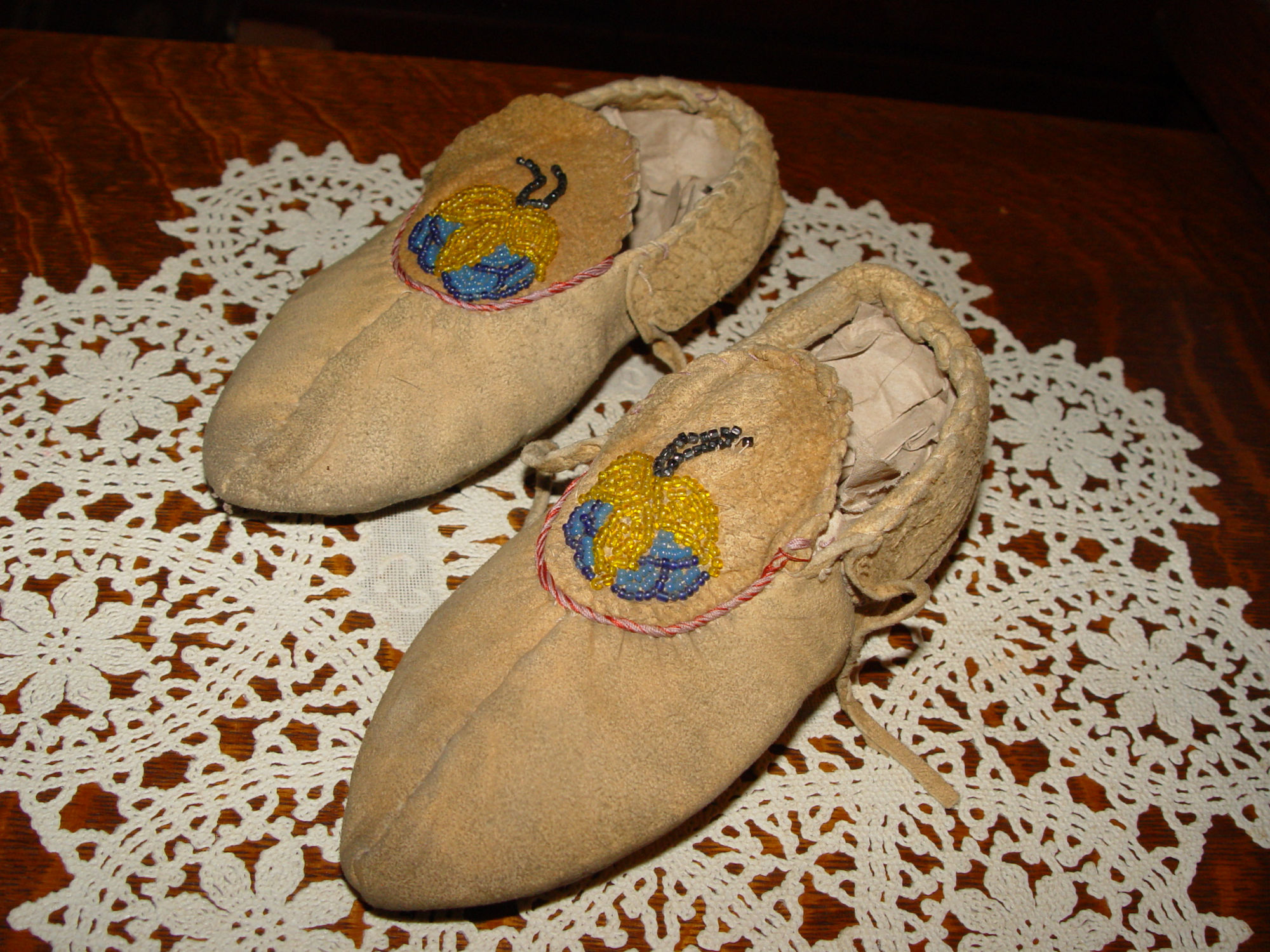 Chippewa child's moccasins
                                        - Midwest, Chippewa Native
                                        American