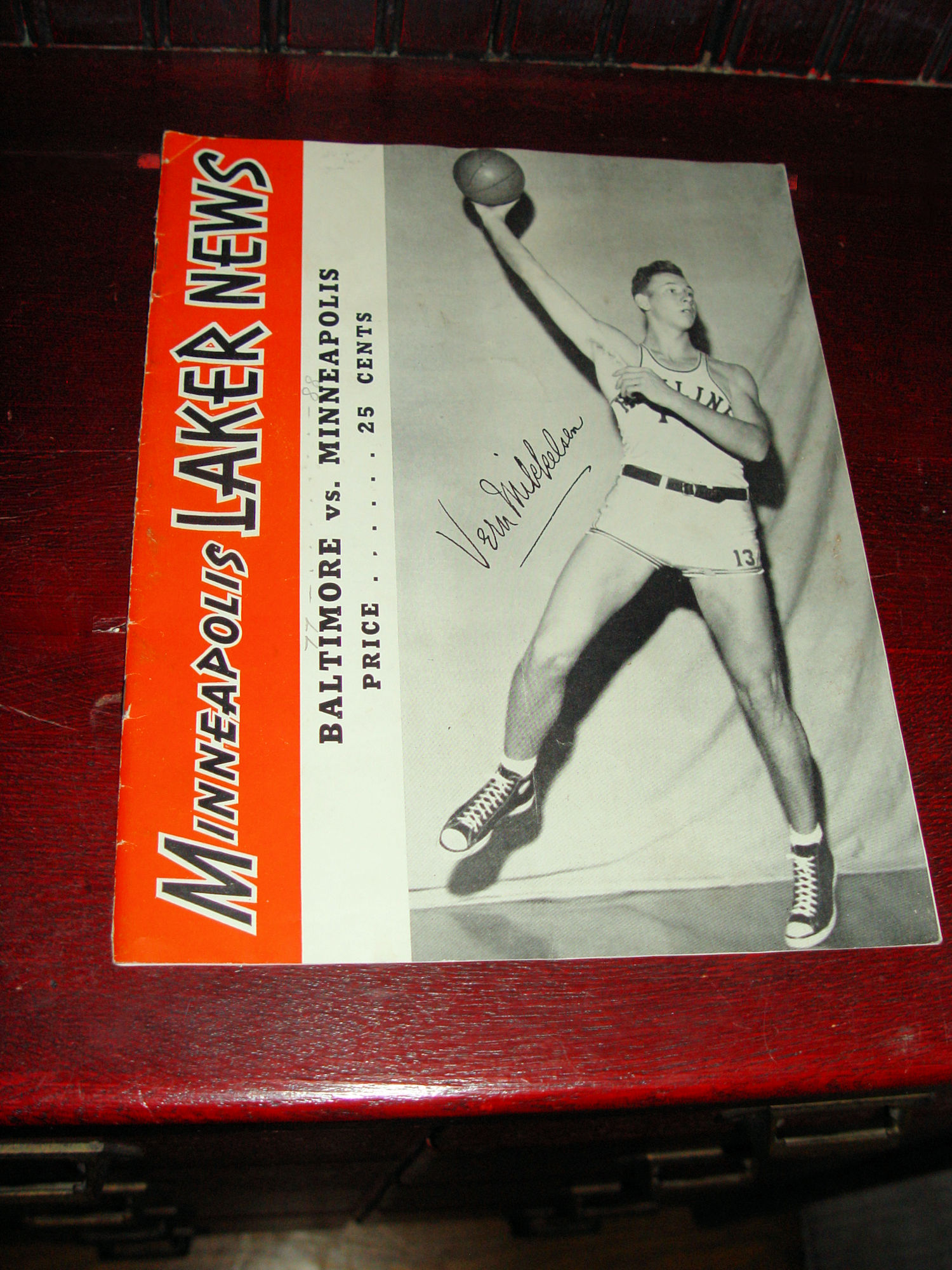 1950 Baltimore
                        Bullets vs. Minneapolis LAKERS NEWS Magazine,
                        Program Vern Mikkelsen