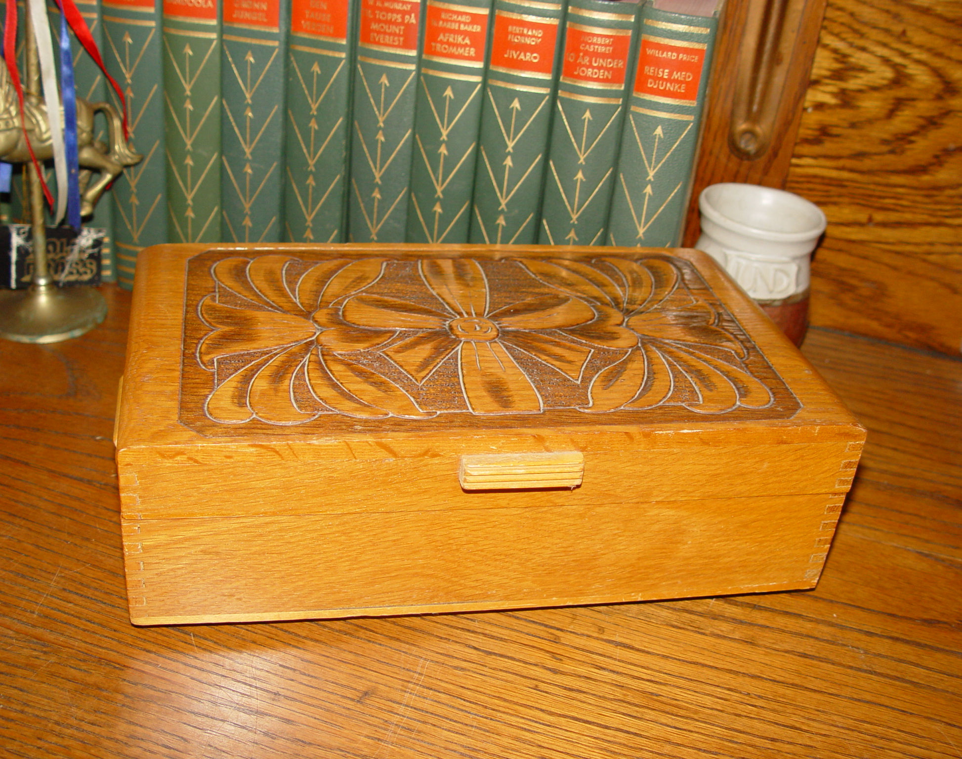 Vintage
                        Carved Wooden Jewelry Box Oak w/ Mirror