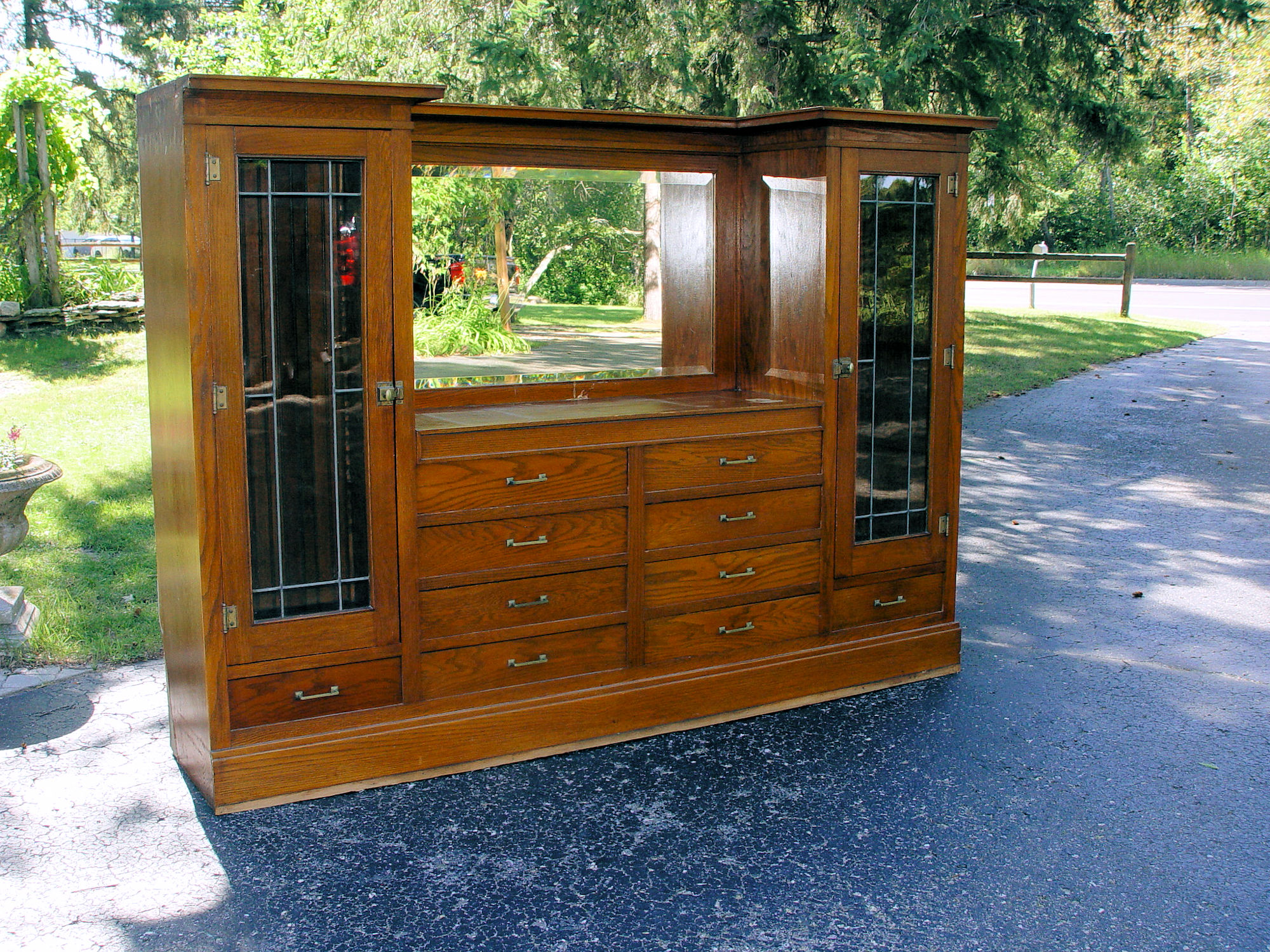 Oak
                        craftsman, mission built-in buffet china cabinet
                        with mirror