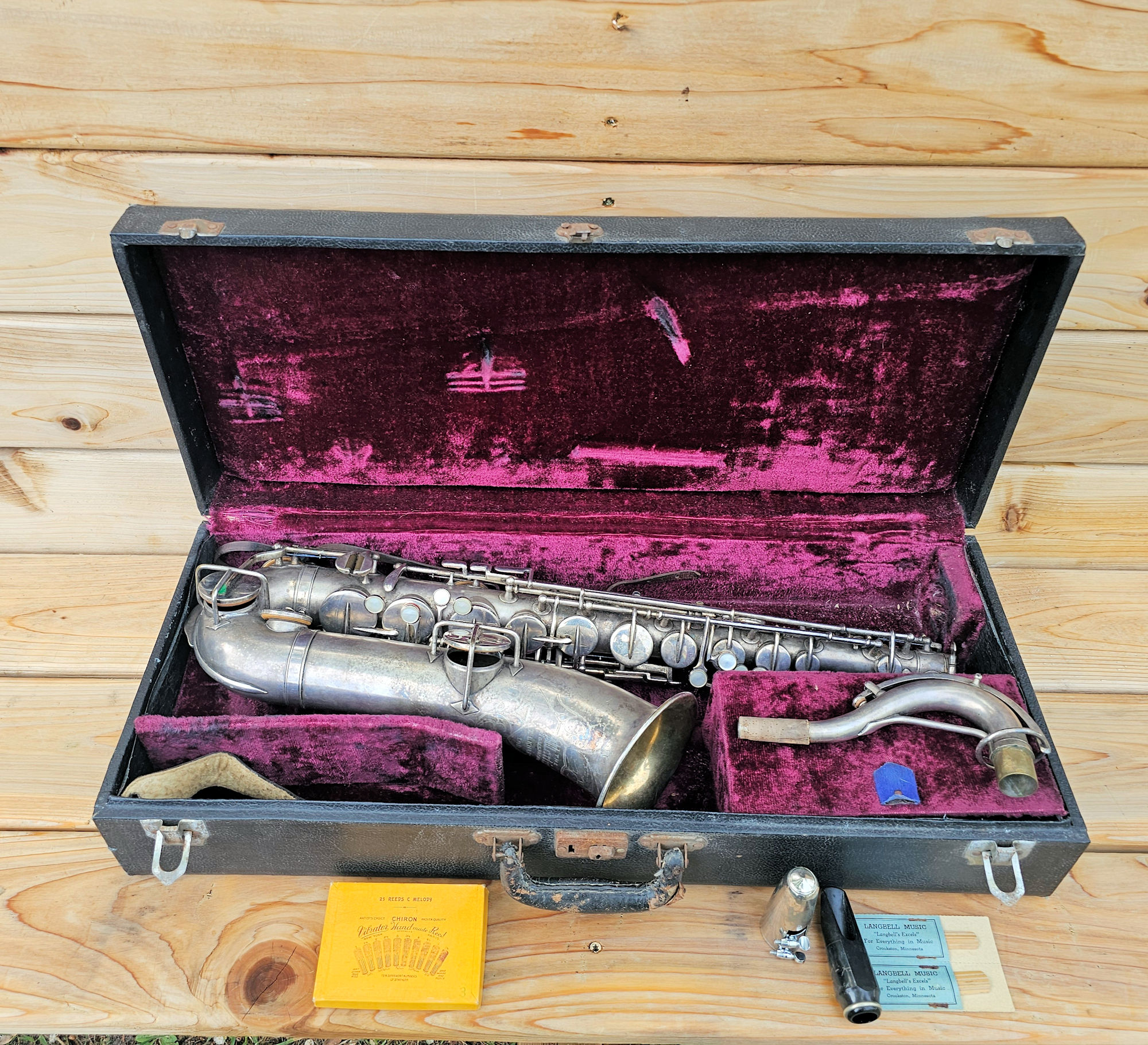 Martin Low
                                        Pitch Saxophone 1924 Silver
                                        Plated with Gold Toned Bell