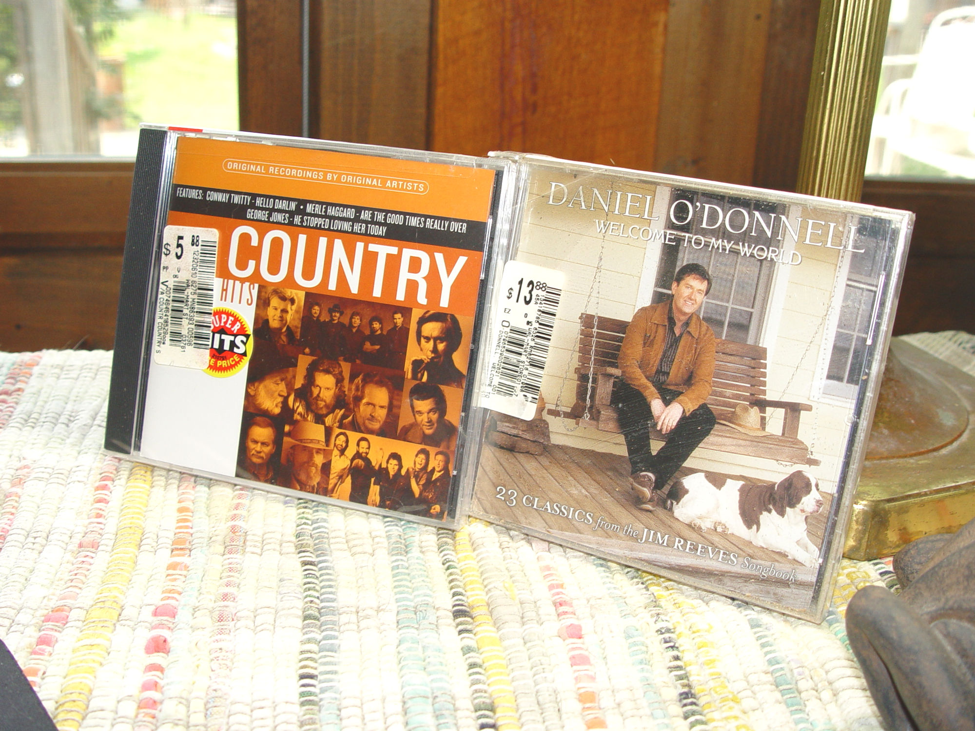 NOS CD's Welcome to
                                              my World 23 Classics from
                                              the Jim Reeves Songbook
                                              and Country Super Hits