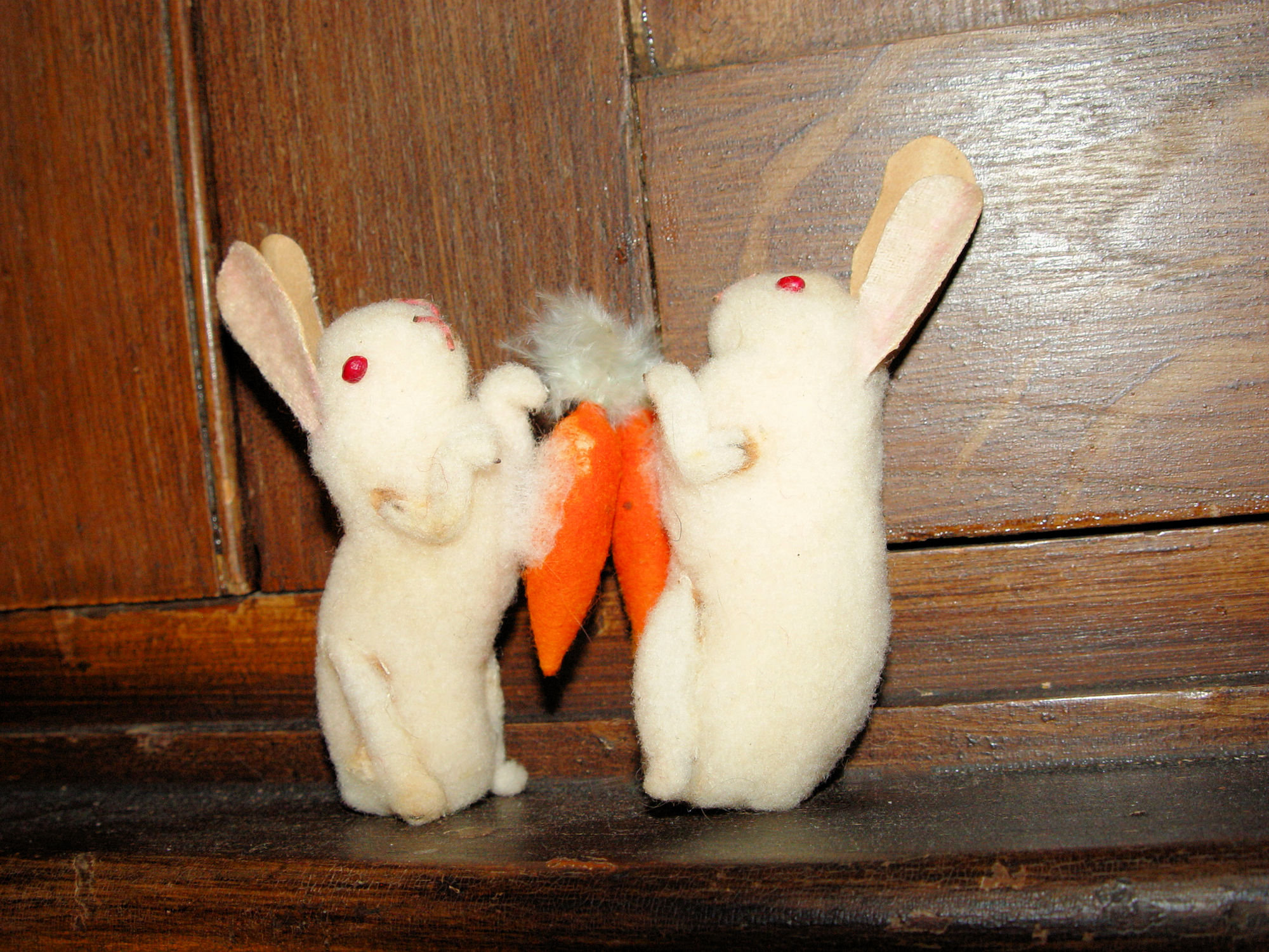 Adorable pair
                                        of antique cotton batting Easter
                                        bunnies, rabbits