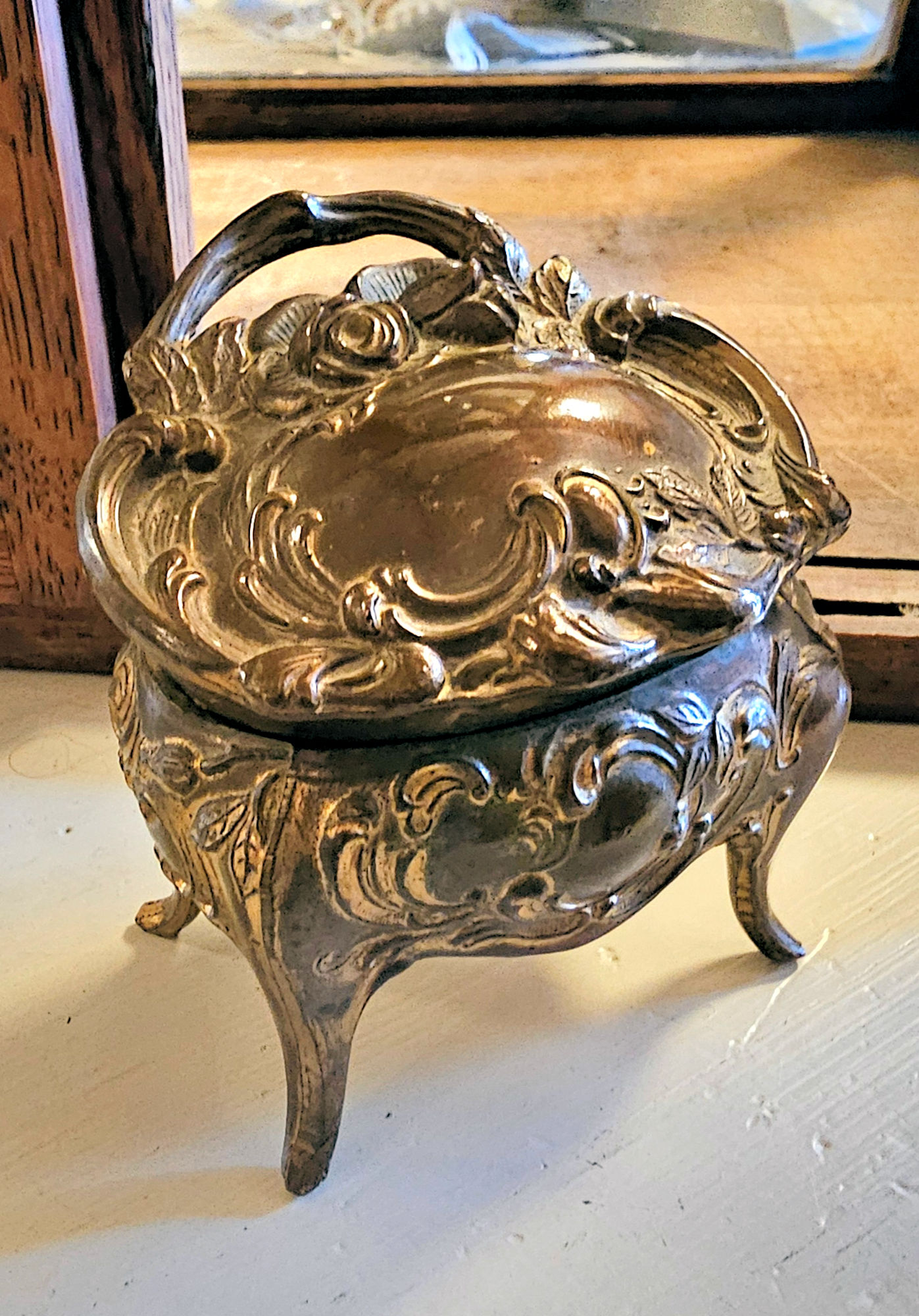 Vintage Art
                        Nouveau gilded metal jewelry casket trinket box
                        w/ roses