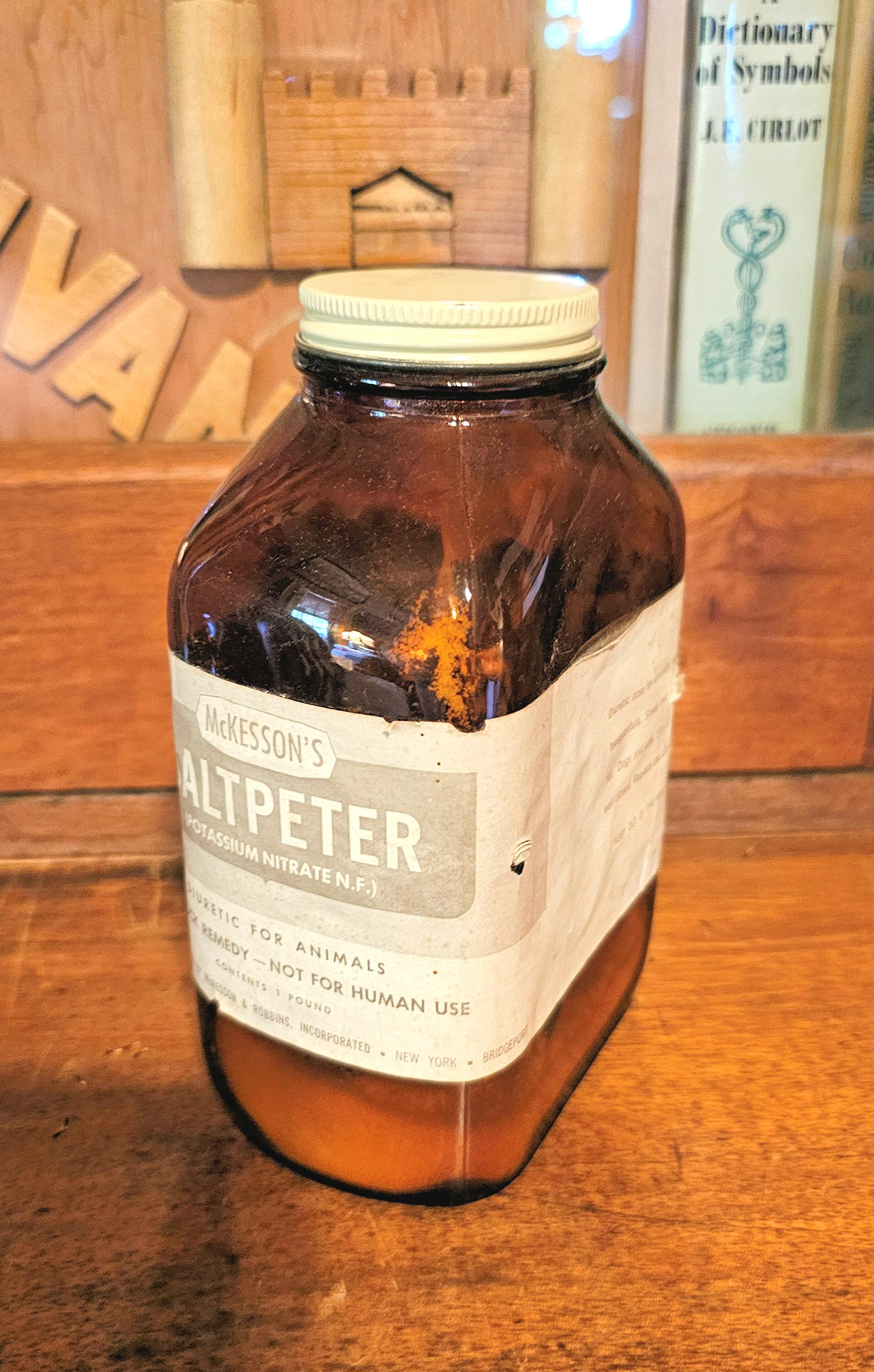 Vintage
                        McKesson's Saltpeter Amber Glass Apothecary
                        Bottle � Empty Collectible