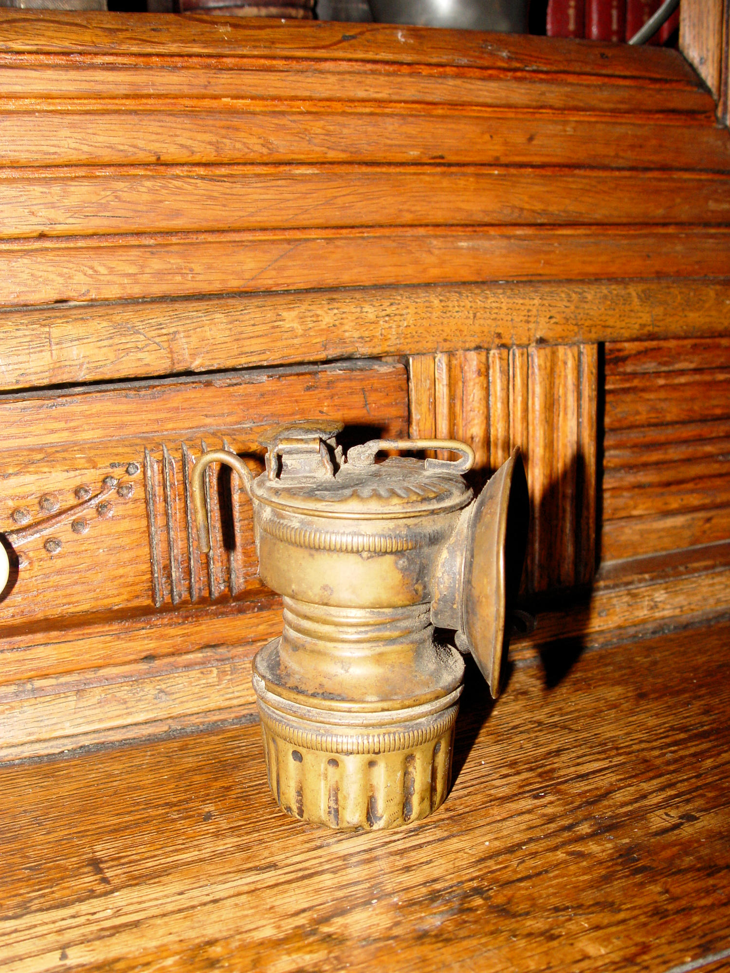 Antique
Shanklin Guy's Dropper Carbide Miner Lamp Brass
Cap Lantern Springfield