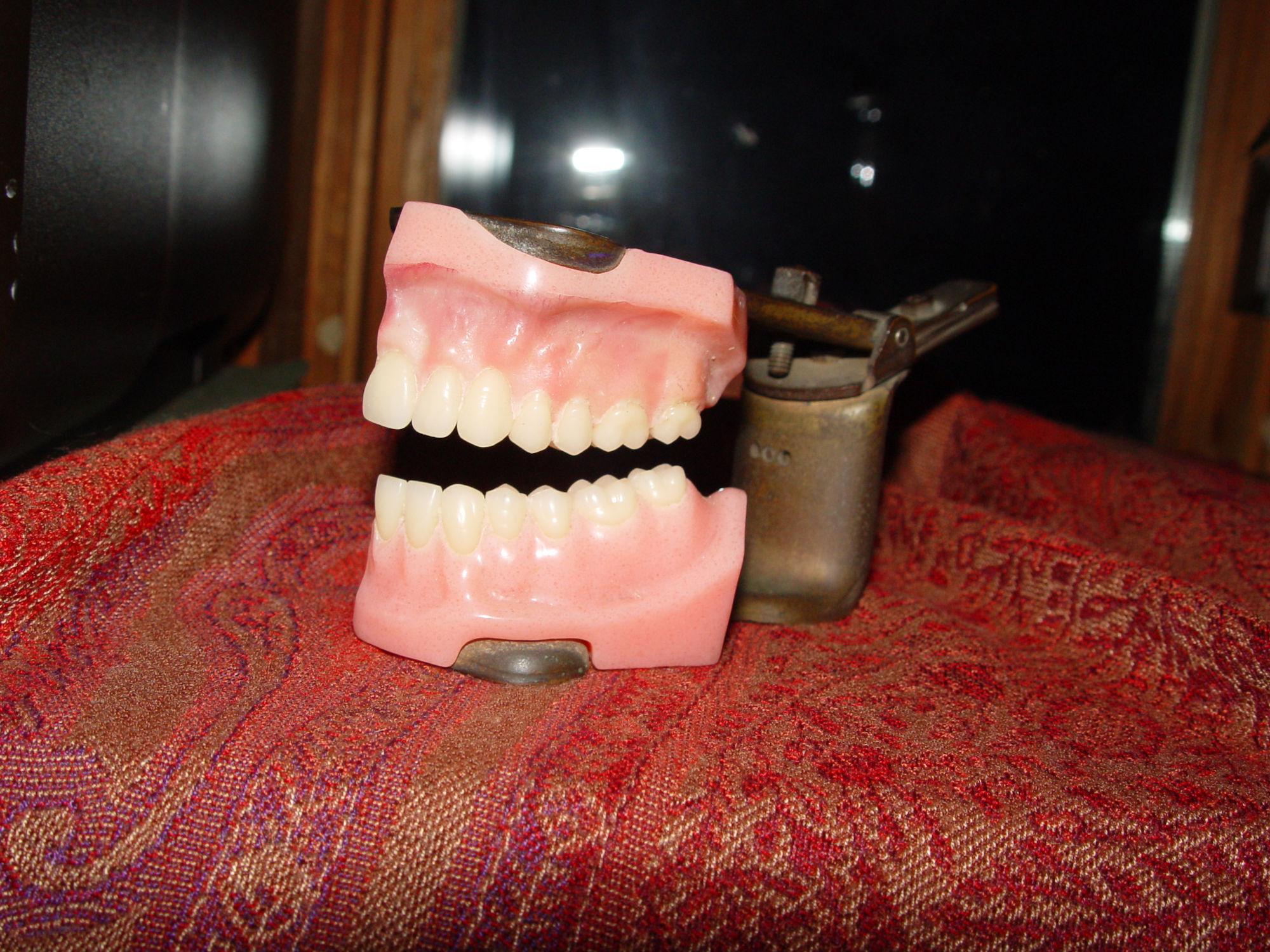 Hanau Model
                        Dental Antique Articulator - 1/2 a mouthful!