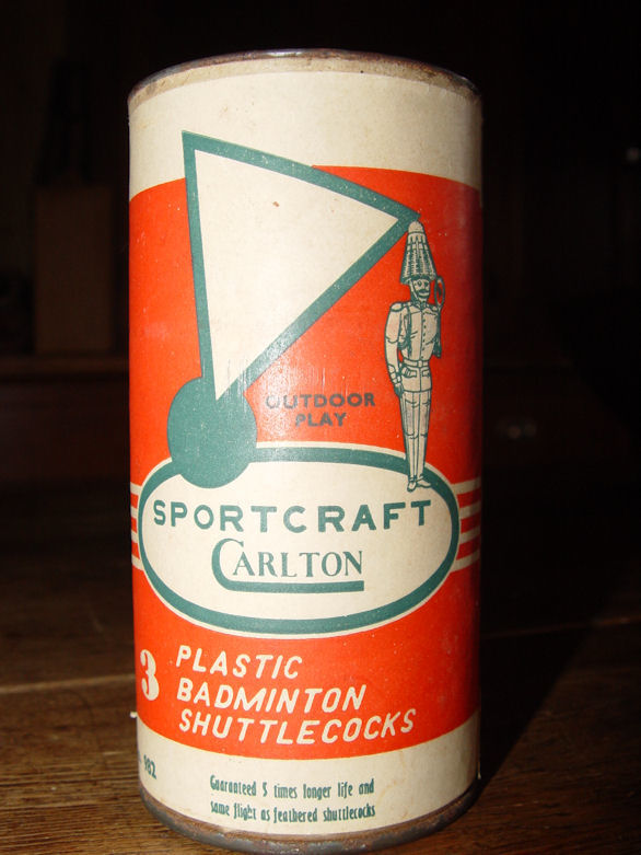 Sportcraft
                        Carlton Vintage tin, 3 Plastic Badminton
                        Shuttlecocks Yard Game